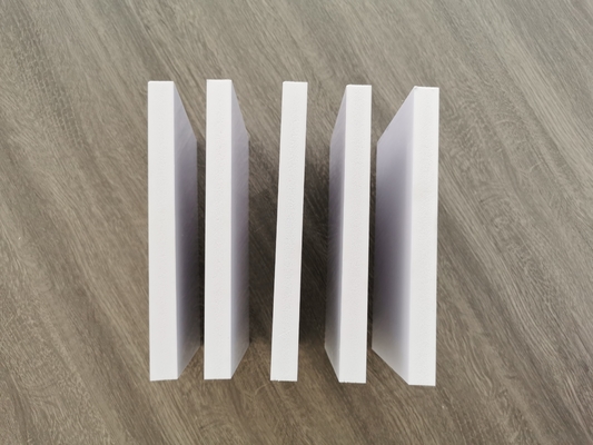 Bordo di superficie regolare della divisione del PVC di 15mm per il salone
